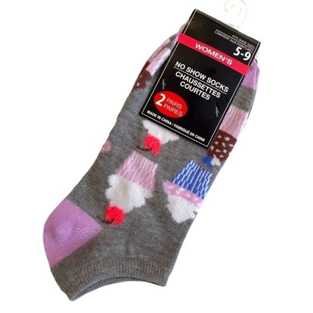 2 Pair Pack of Women's No Show Socks Fits Sizes 5--9 NEW with Tags